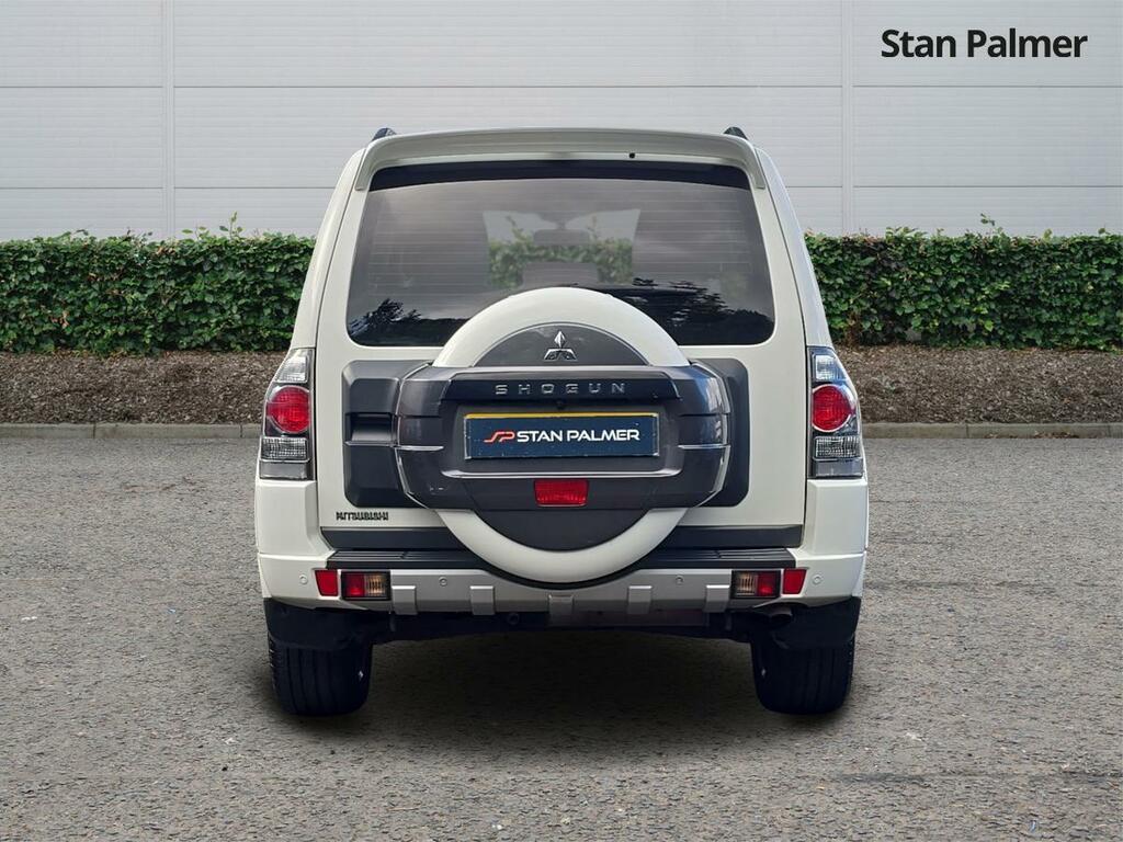 Mitsubishi Shogun 3.2 Di-dc Barbarian Suv 4Wd Euro 5 White #4