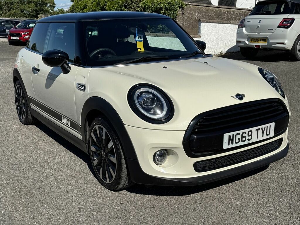 Mini Hatch 1.5 Cooper Exclusive Hatchback E White