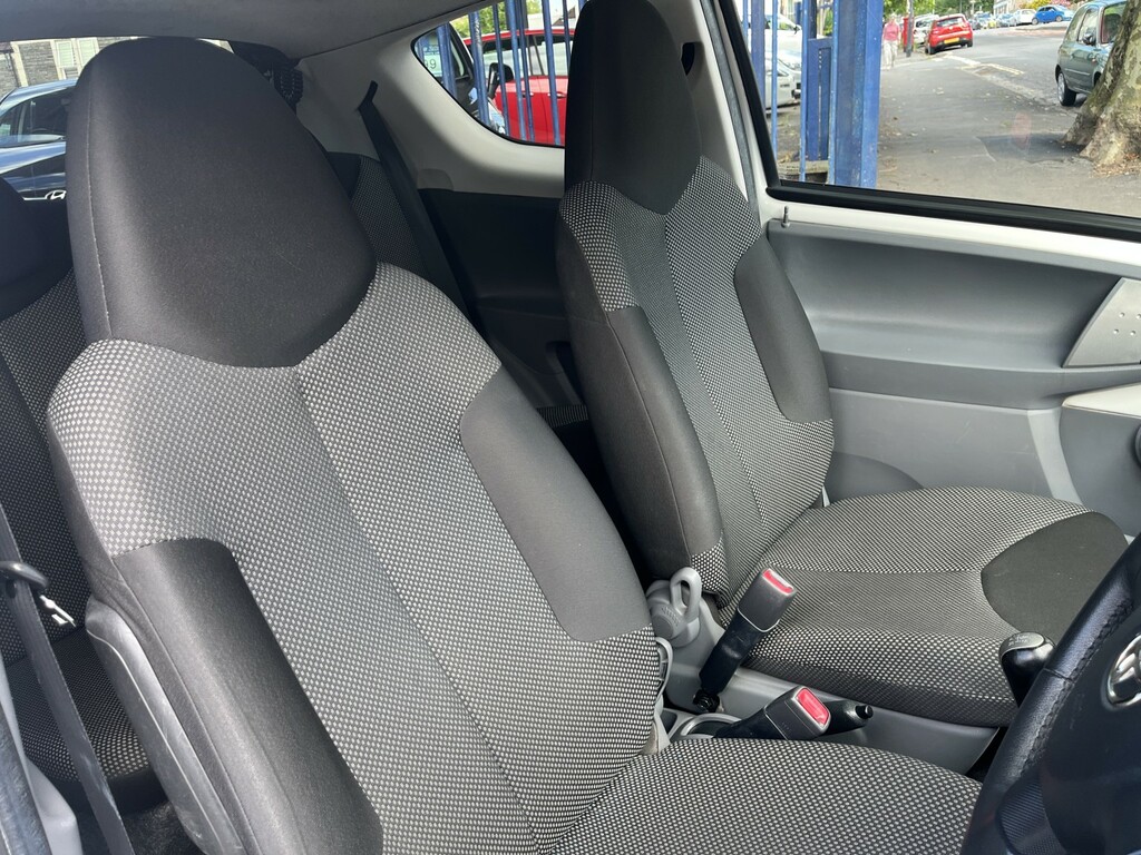 Toyota Aygo 1.0 Vvt-i Go White #5