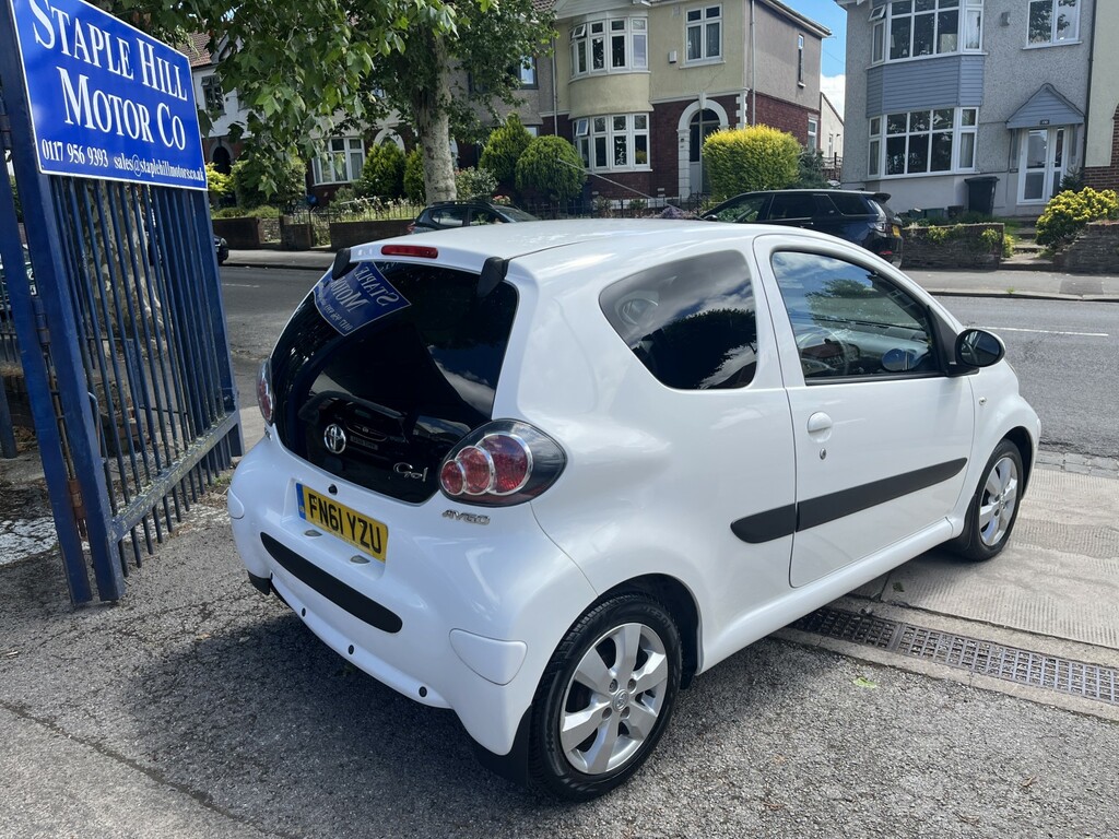 Toyota Aygo 1.0 Vvt-i Go White #3