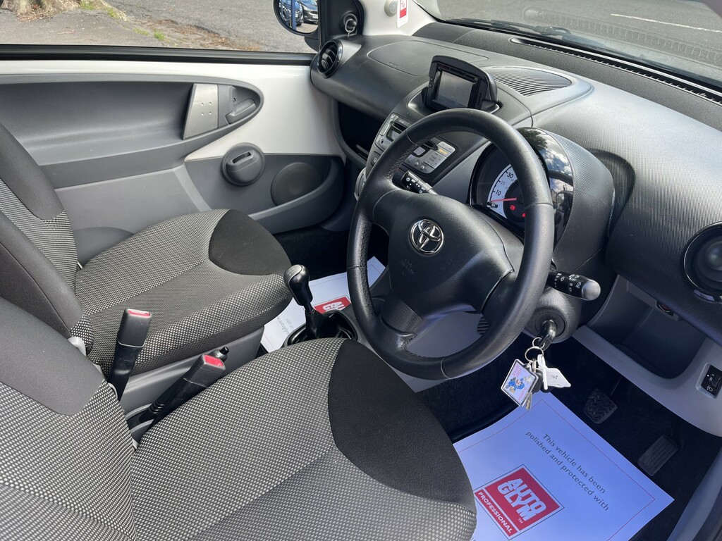 Toyota Aygo 1.0 Vvt-i Go White #4