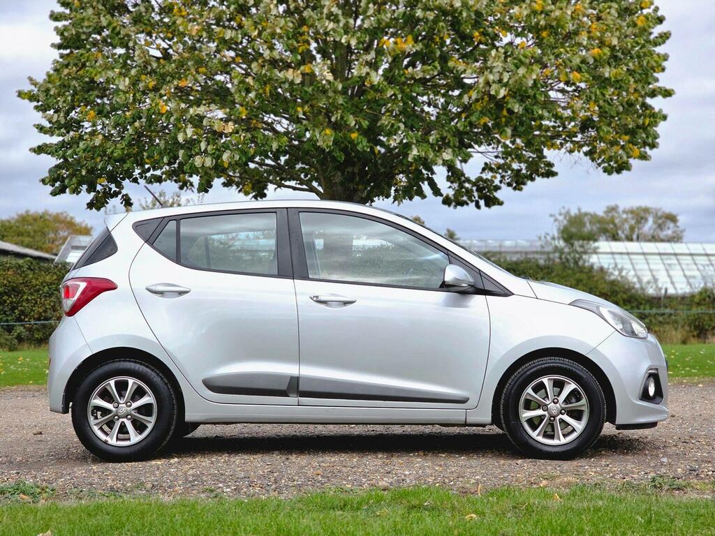 Hyundai I10 1.2 Premium Euro 6 EK66AFA Silver #4