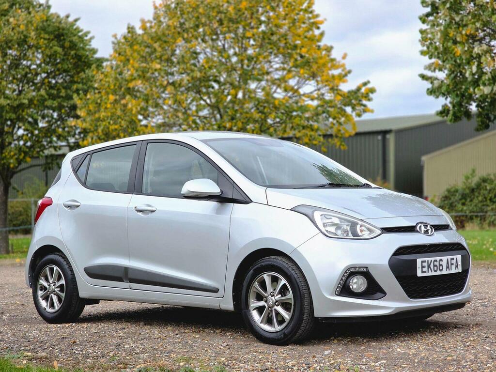 Hyundai I10 1.2 Premium Euro 6 EK66AFA Silver #2