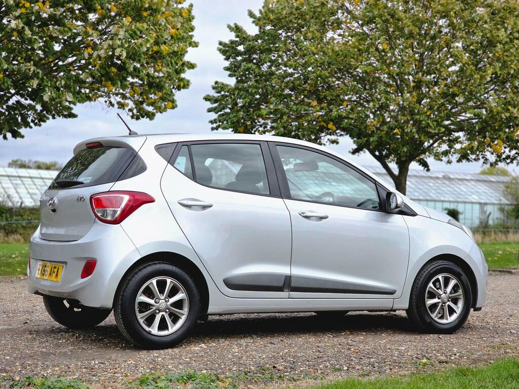 Hyundai I10 1.2 Premium Euro 6 EK66AFA Silver #5