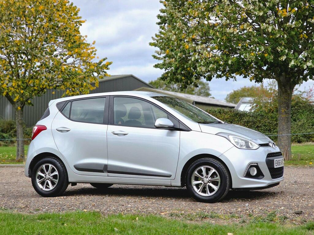 Hyundai I10 1.2 Premium Euro 6 EK66AFA Silver #3
