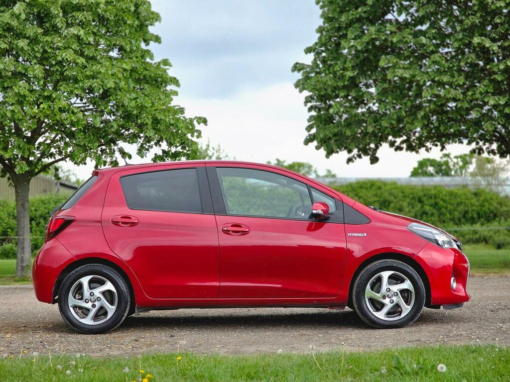 Toyota Yaris 1.5 Vvt-h Icon E-cvt Euro 6 Red #3