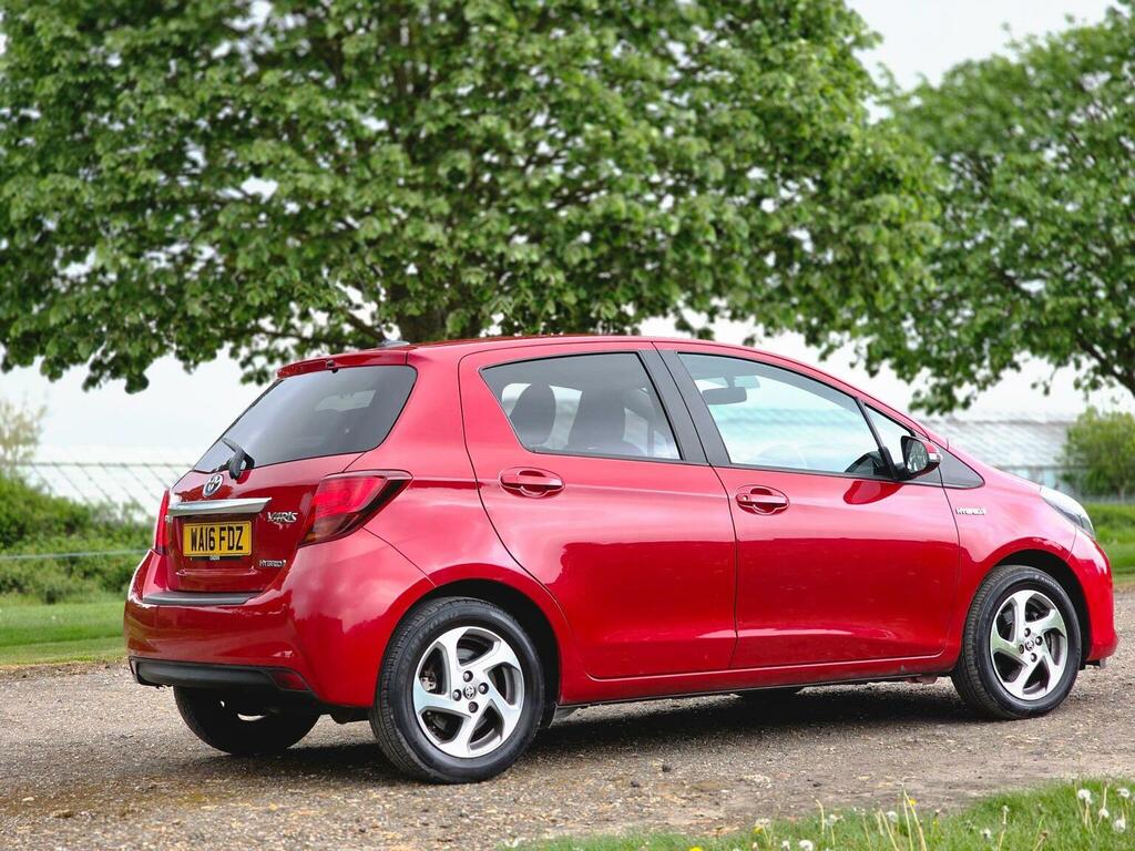 Toyota Yaris 1.5 Vvt-h Icon E-cvt Euro 6 Red #4