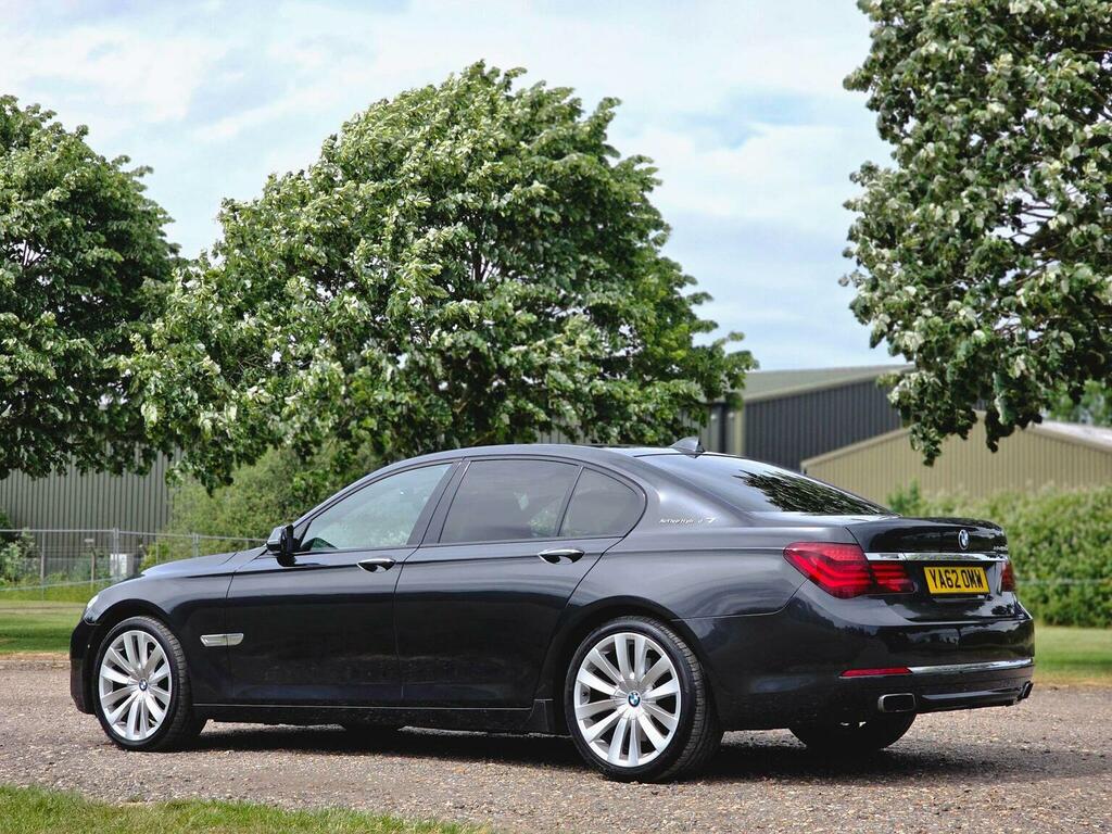 BMW 7 Series M Sport White #10