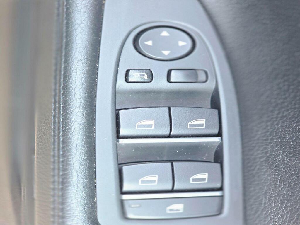 BMW 7 Series M Sport White #35