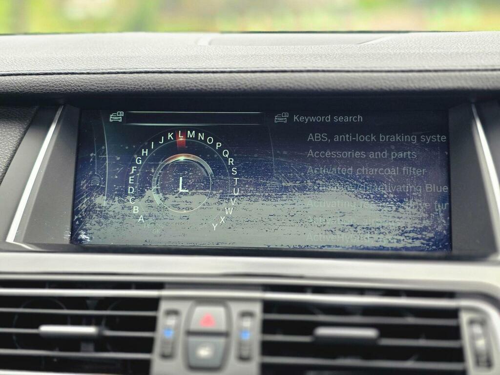 BMW 7 Series M Sport White #52