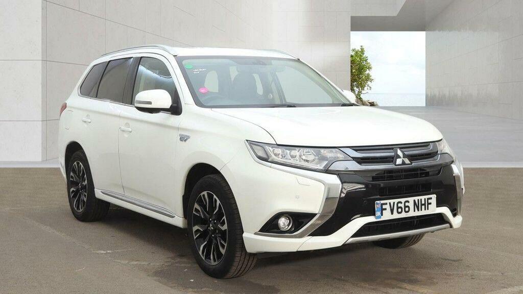 Mitsubishi Outlander 2.0H 12Kwh 4H Cvt 4Wd Euro 6 Ss White