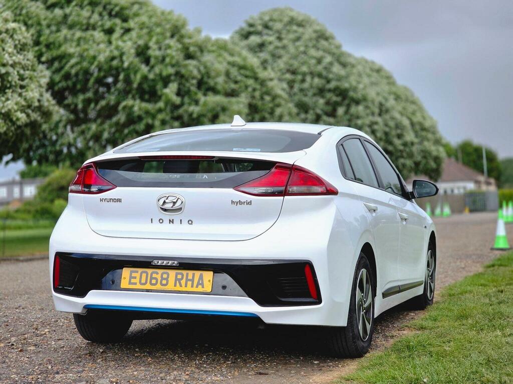 Hyundai Ioniq 1.6 H-gdi Se Dct Euro 6 Ss White #6