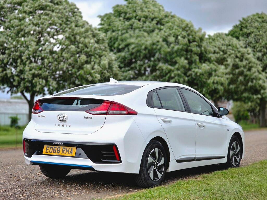 Hyundai Ioniq 1.6 H-gdi Se Dct Euro 6 Ss White #5