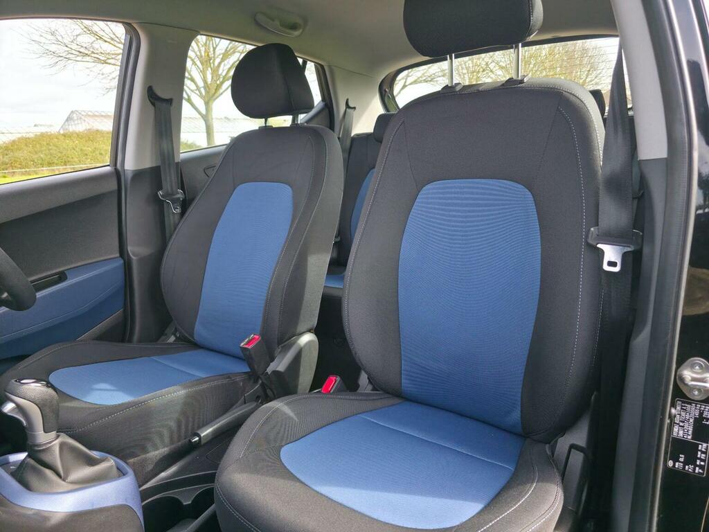 Hyundai I10 Hatchback Orange #24