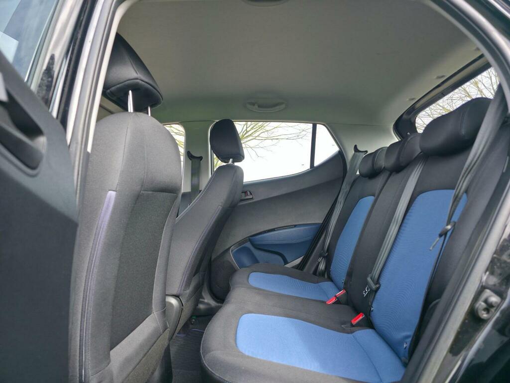 Hyundai I10 Hatchback Orange #19