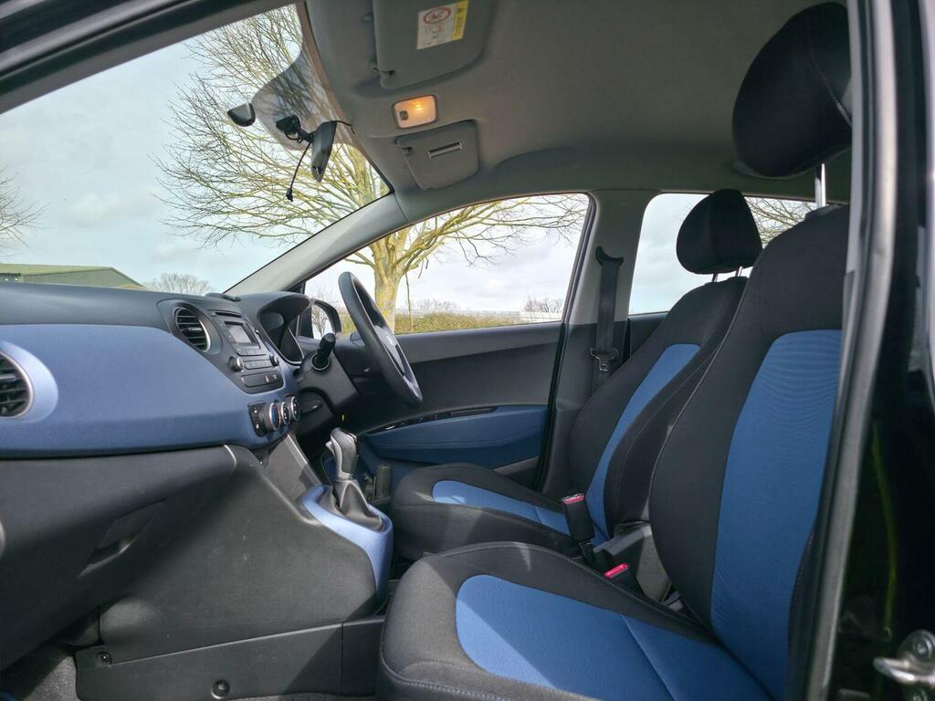 Hyundai I10 Hatchback Orange #18