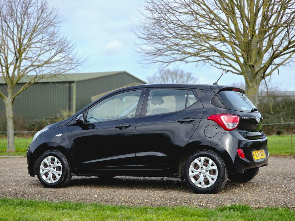 Hyundai I10 Hatchback Orange #10