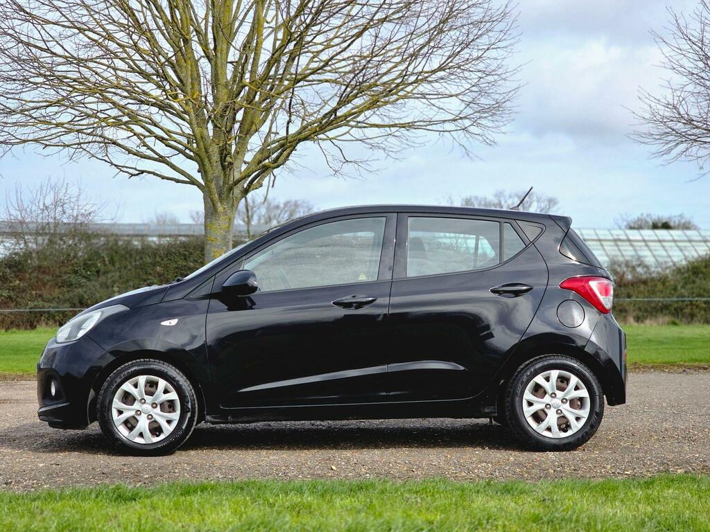 Hyundai I10 Hatchback Orange #11