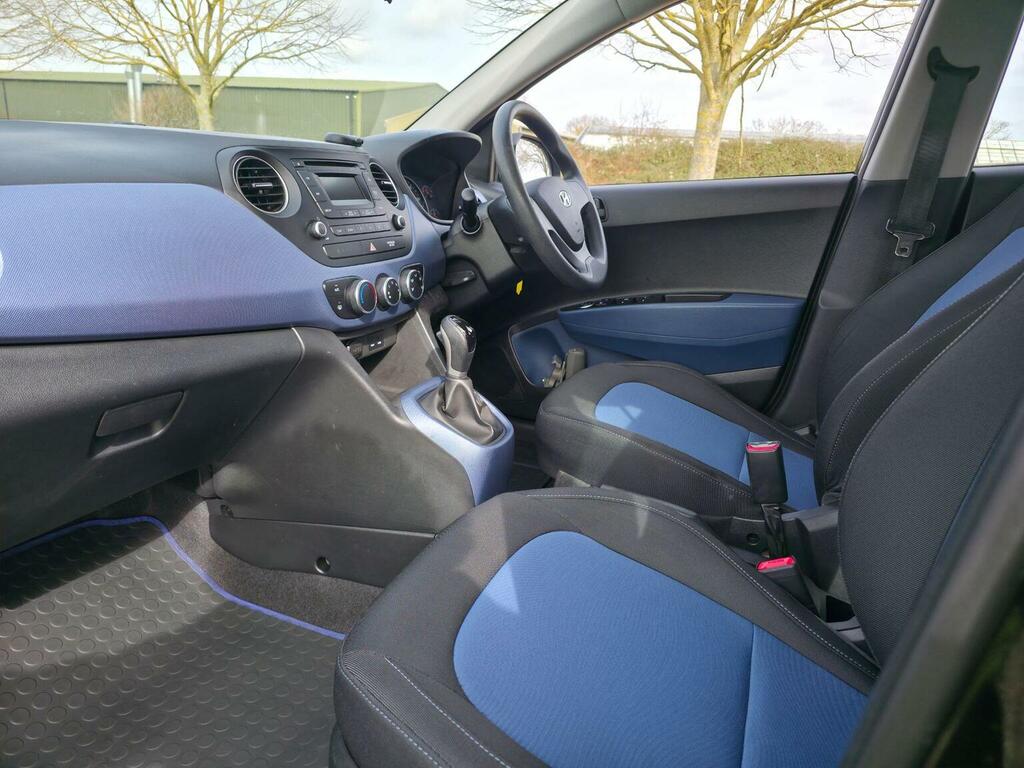 Hyundai I10 Hatchback Orange #23