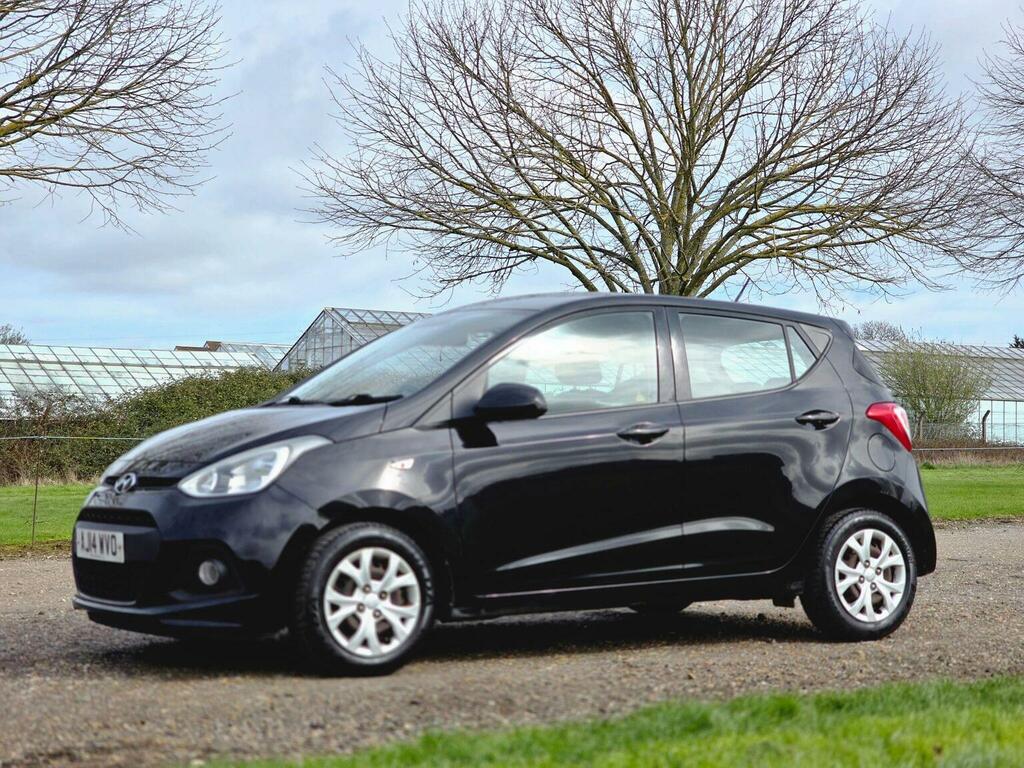 Hyundai I10 Hatchback Orange #12