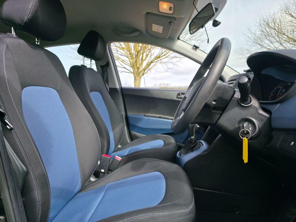Hyundai I10 Hatchback Orange #16