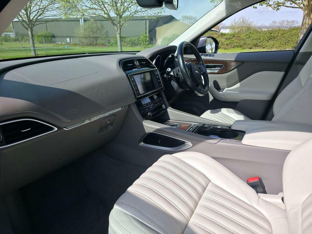 Jaguar F-Pace R-sport Awd Black #21