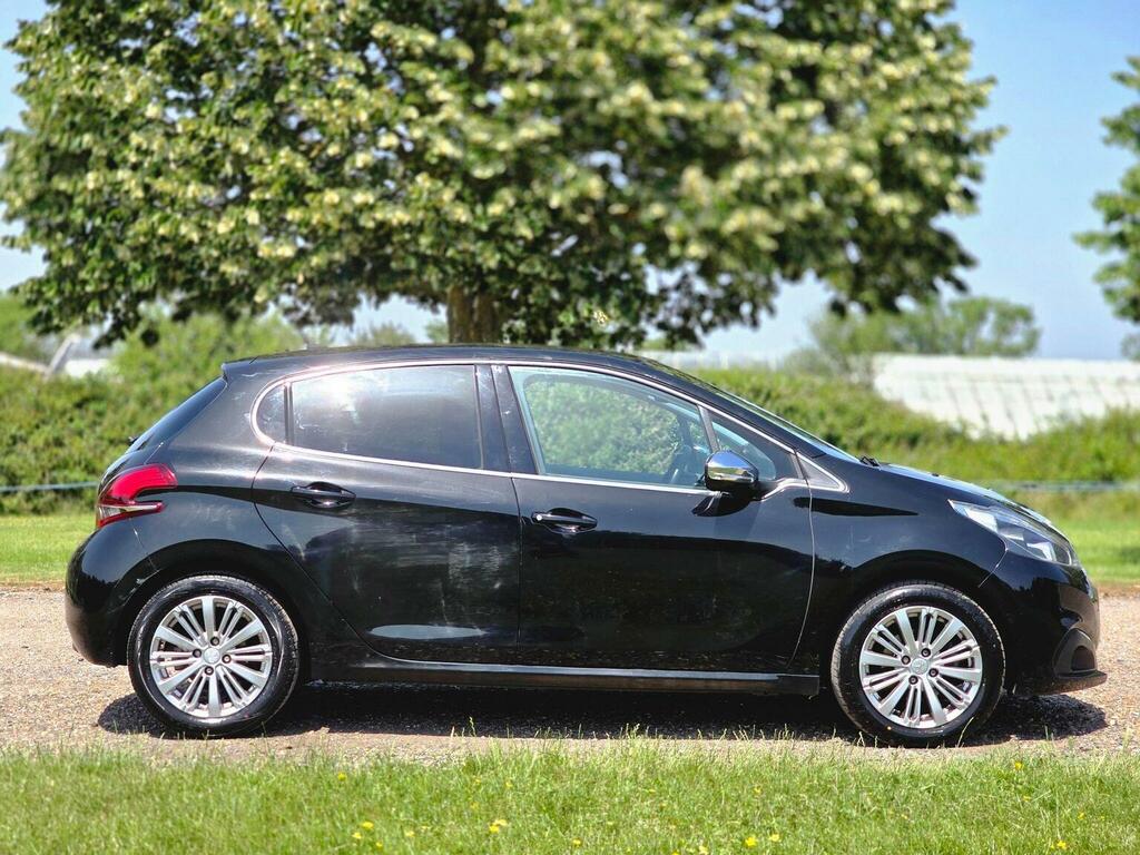 Peugeot 208 1.2 Puretech Allure Eat Euro 6 Ss Black #3