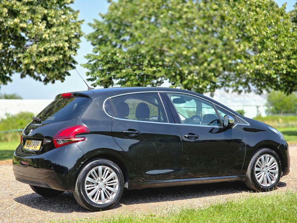 Peugeot 208 1.2 Puretech Allure Eat Euro 6 Ss Black #4