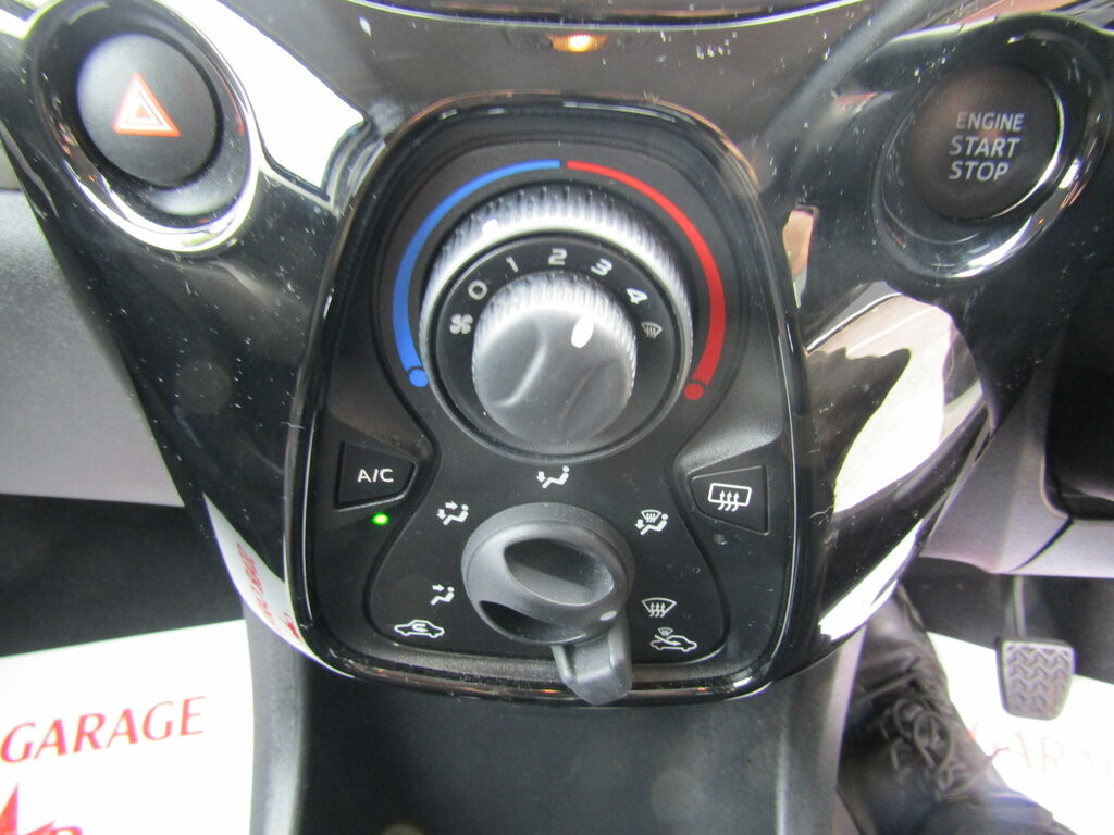 Peugeot 108 108 Allure RY65AFK White #4