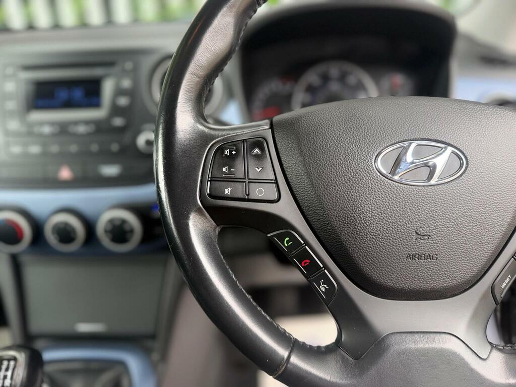 Hyundai I10 1.0 S 65 Bhp White #16
