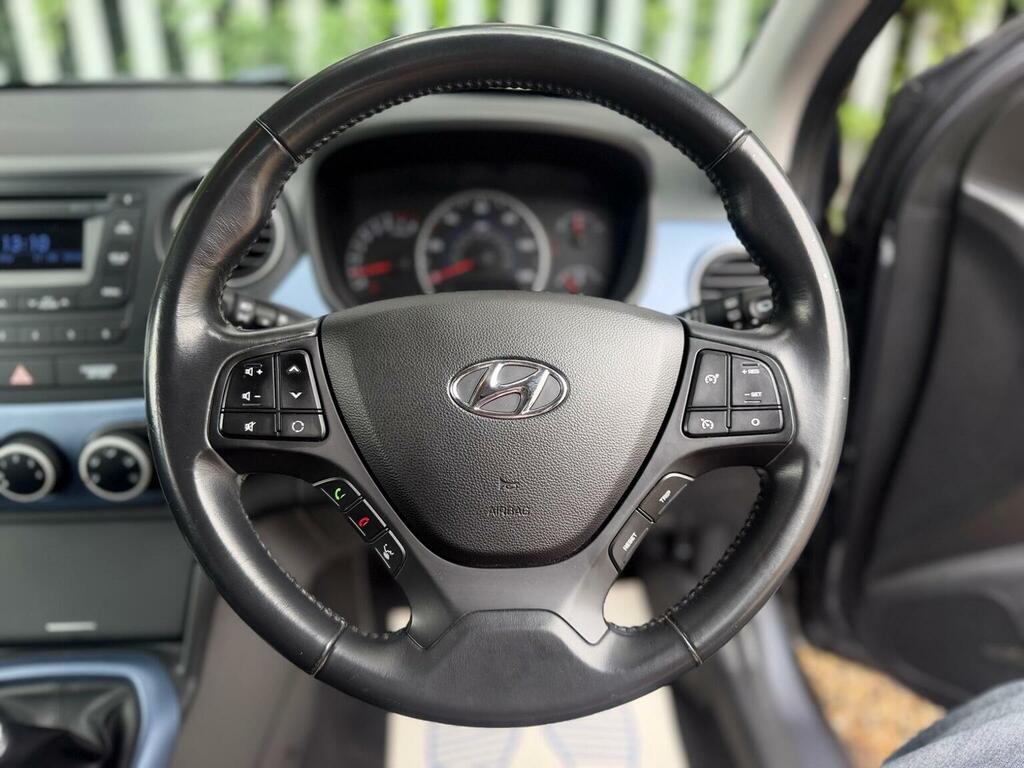 Hyundai I10 1.0 S 65 Bhp White #15