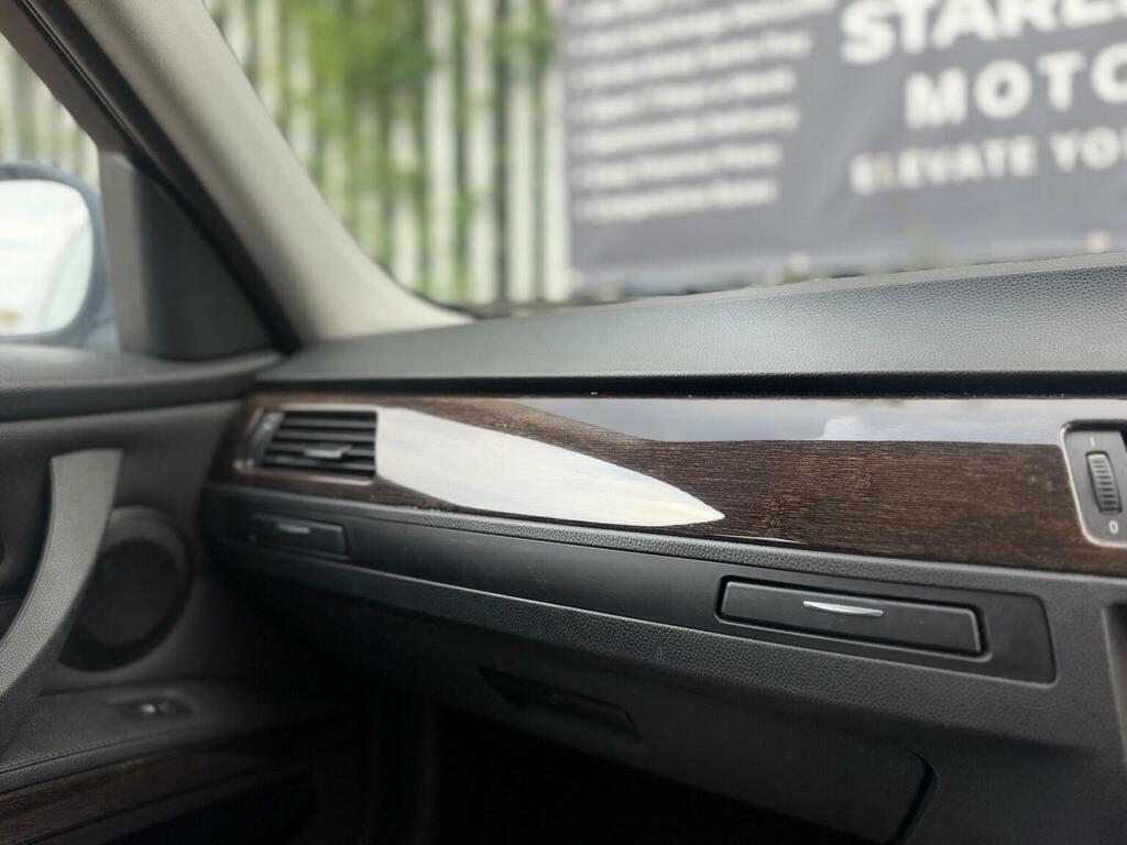 BMW 3 Series Estate Silver #21