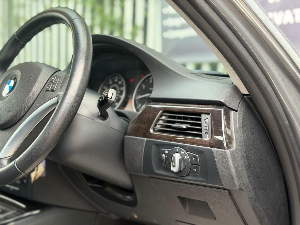 BMW 3 Series Estate Silver #13