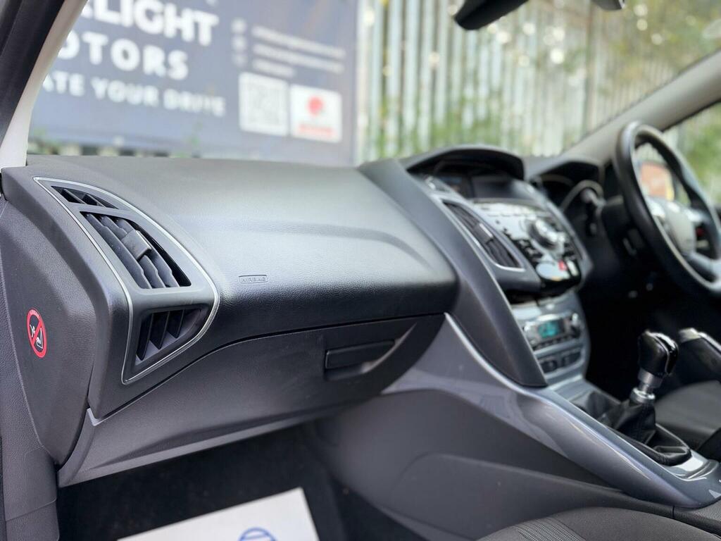 Ford Focus 1.6 Zetec S Tdci 113 Bhp Silver #32