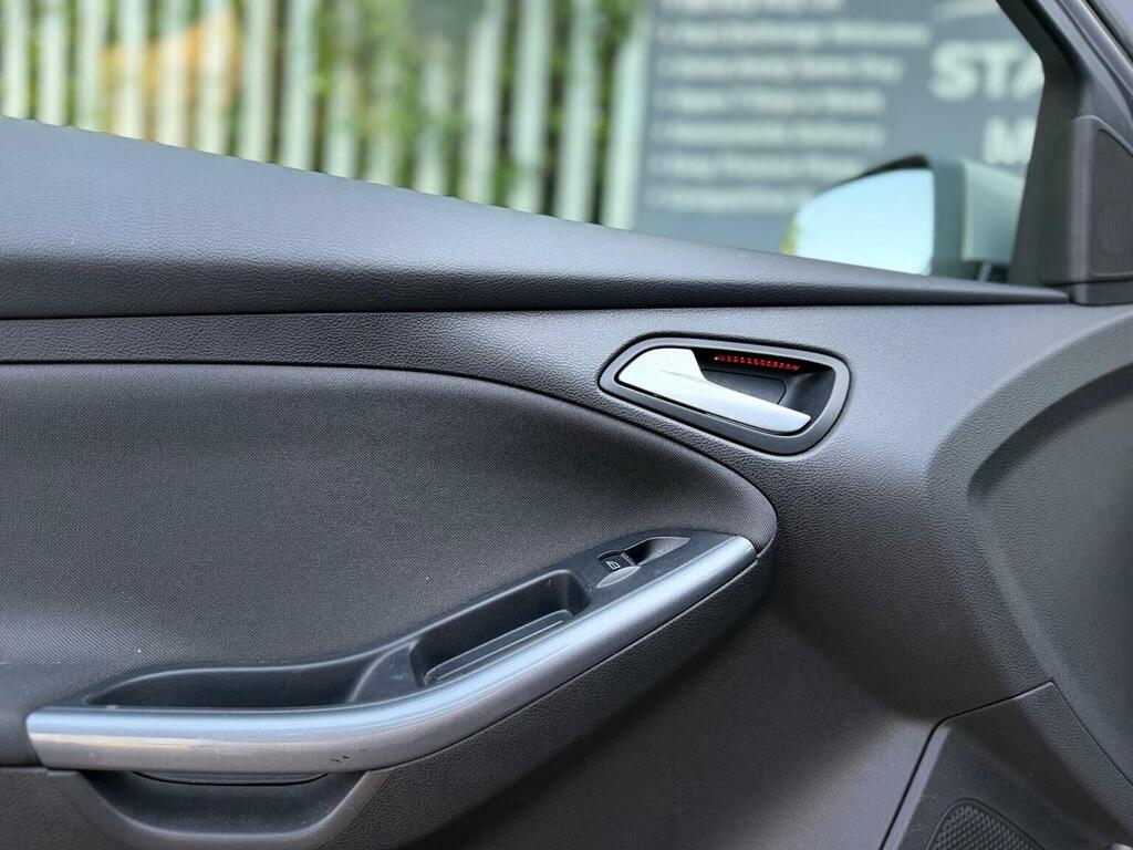 Ford Focus 1.6 Zetec S Tdci 113 Bhp Silver #37
