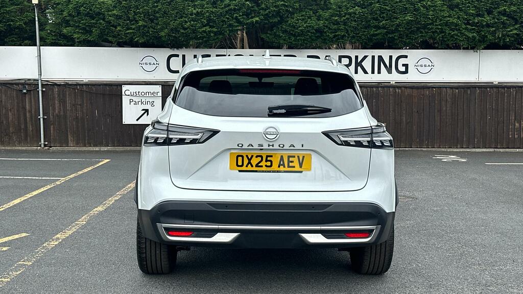 Nissan Qashqai 1.3 Dig-t Mhev Tekna Xtron Euro 6 Ss OX25AEV White #6