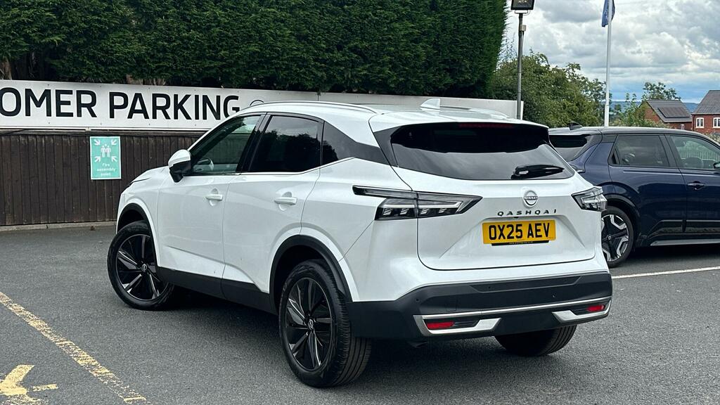 Nissan Qashqai 1.3 Dig-t Mhev Tekna Xtron Euro 6 Ss OX25AEV White #4