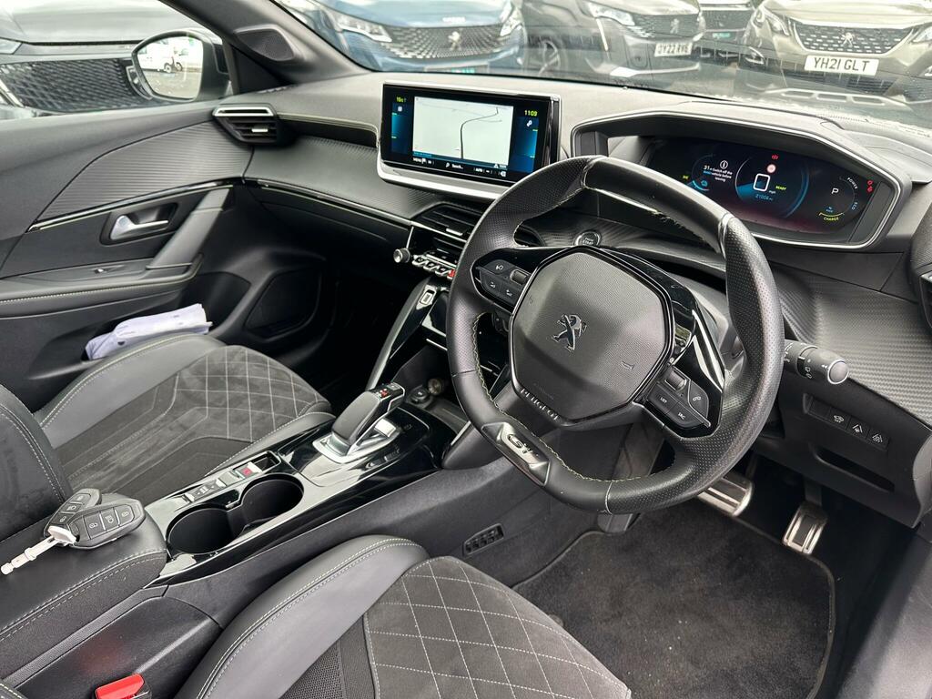 Peugeot e-208 50Kwh Gt Premium FD71UEG White #2