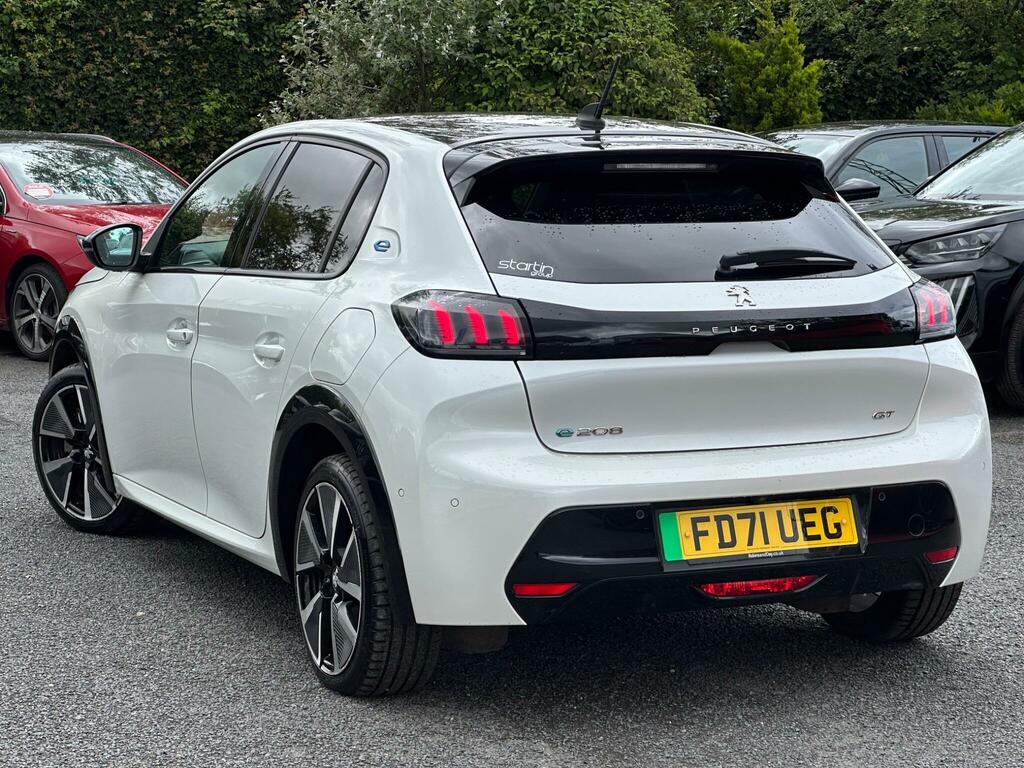 Peugeot e-208 50Kwh Gt Premium FD71UEG White #3