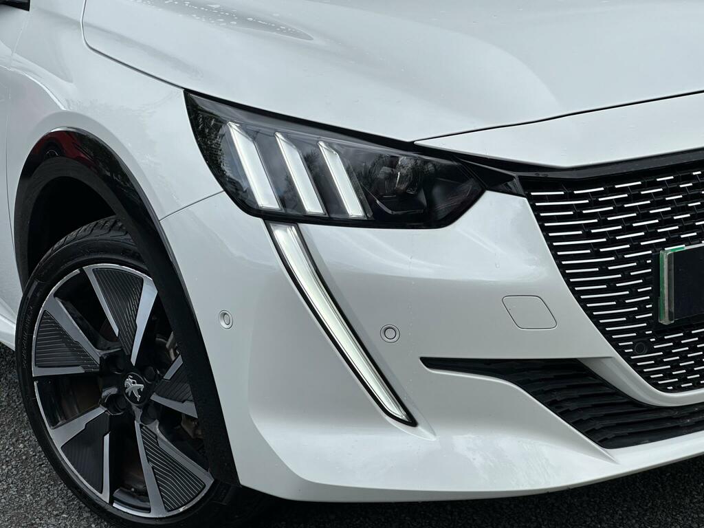 Peugeot e-208 50Kwh Gt Premium FD71UEG White #5