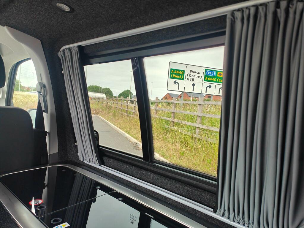 Volkswagen Campervan 2L Highline White #63