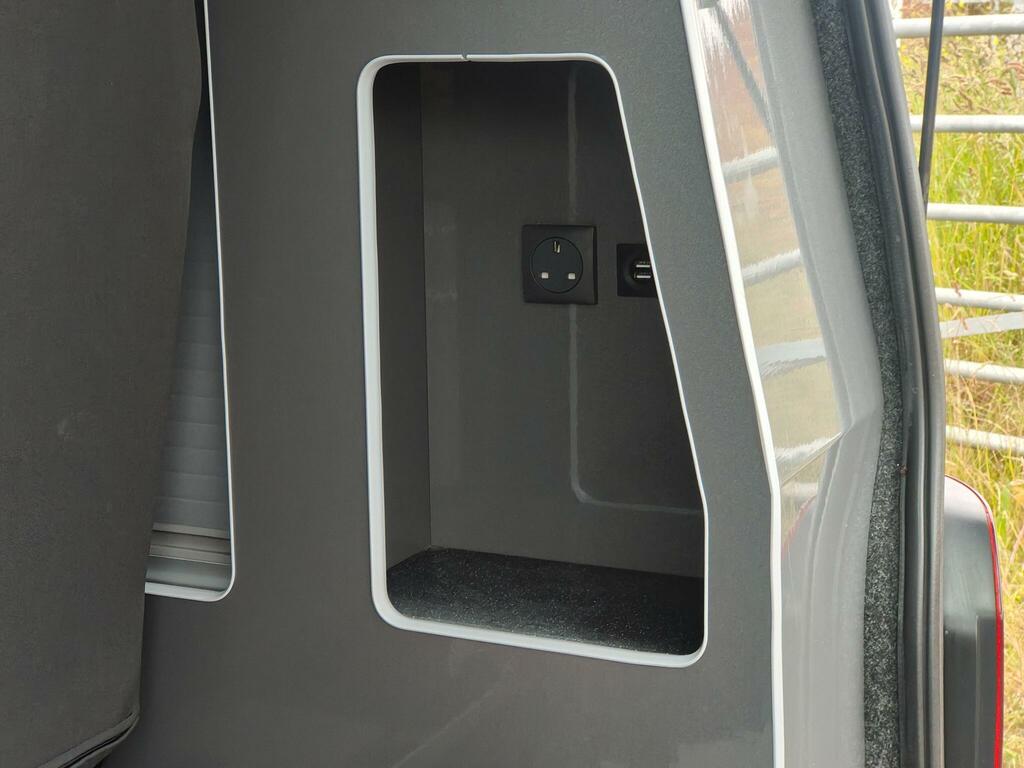 Volkswagen Campervan 2L Highline White #43