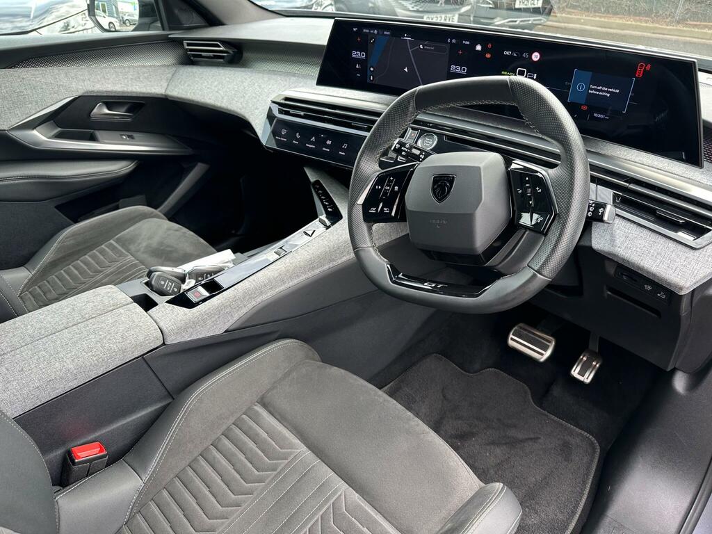 Peugeot 5008 73Kwh Gt DU74RWF Grey #2