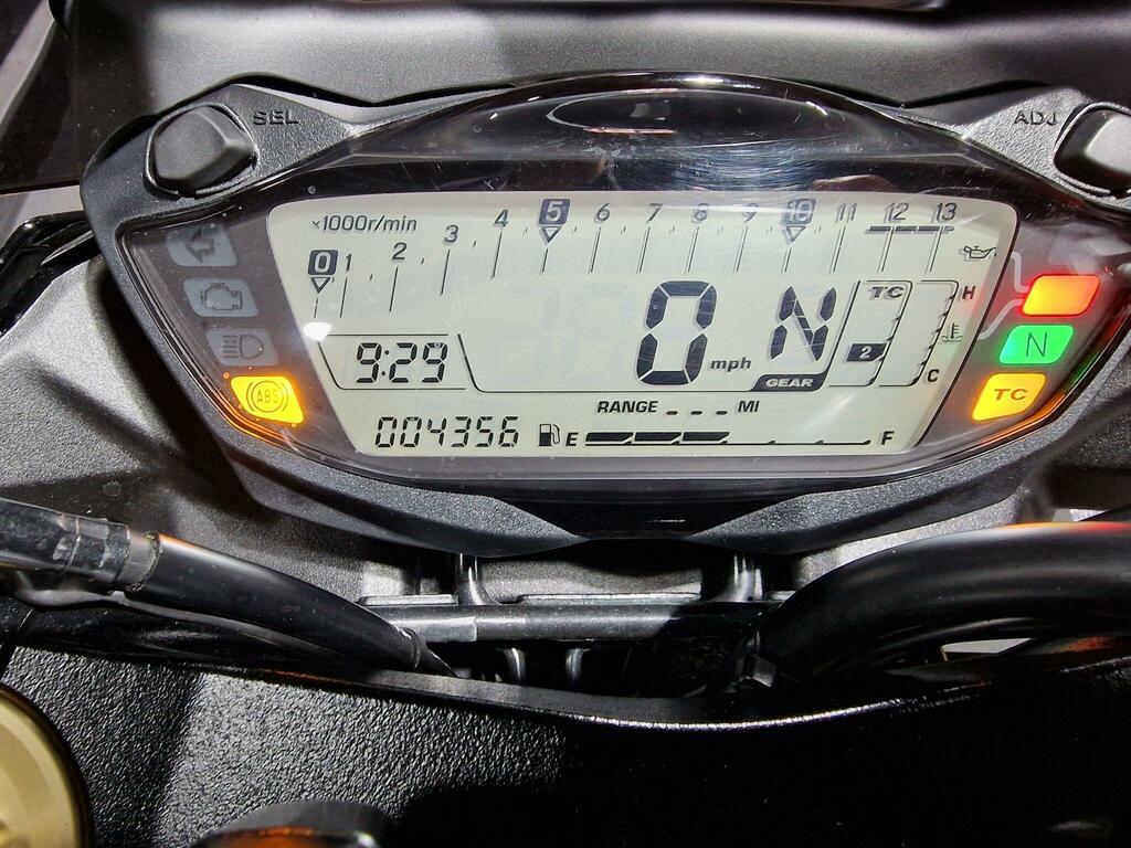 Suzuki Hatchback Silver #14