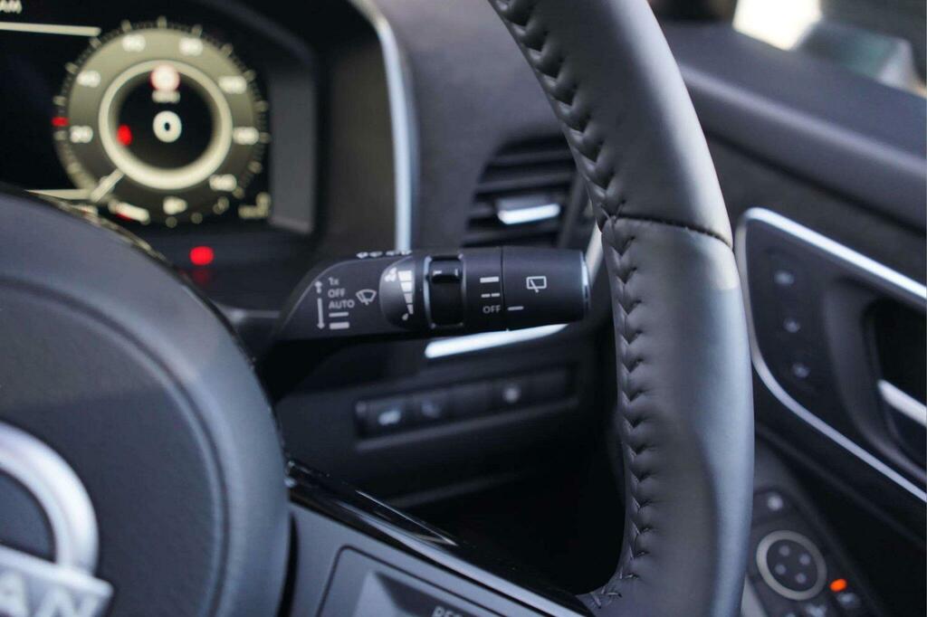 Nissan Qashqai Hatchback Grey #19