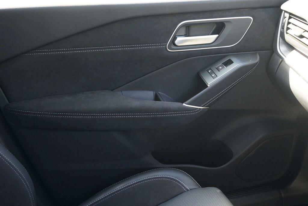 Nissan Qashqai Hatchback Grey #20