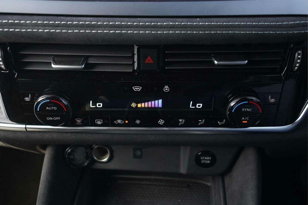 Nissan Qashqai Hatchback Grey #32