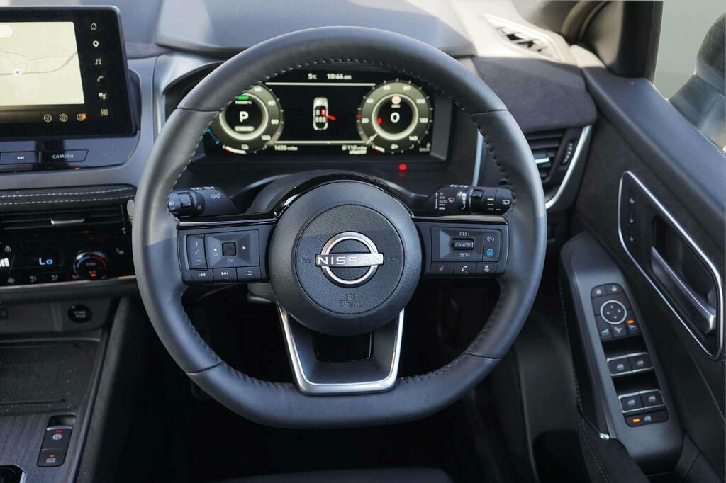 Nissan Qashqai Hatchback Grey #36