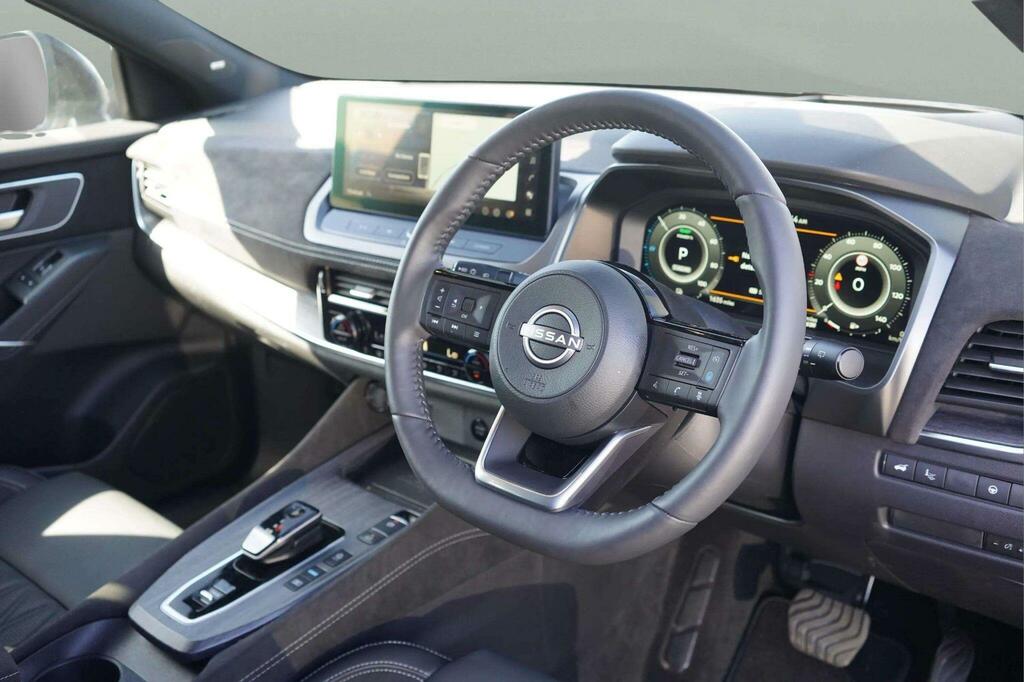 Nissan Qashqai Hatchback Grey #40