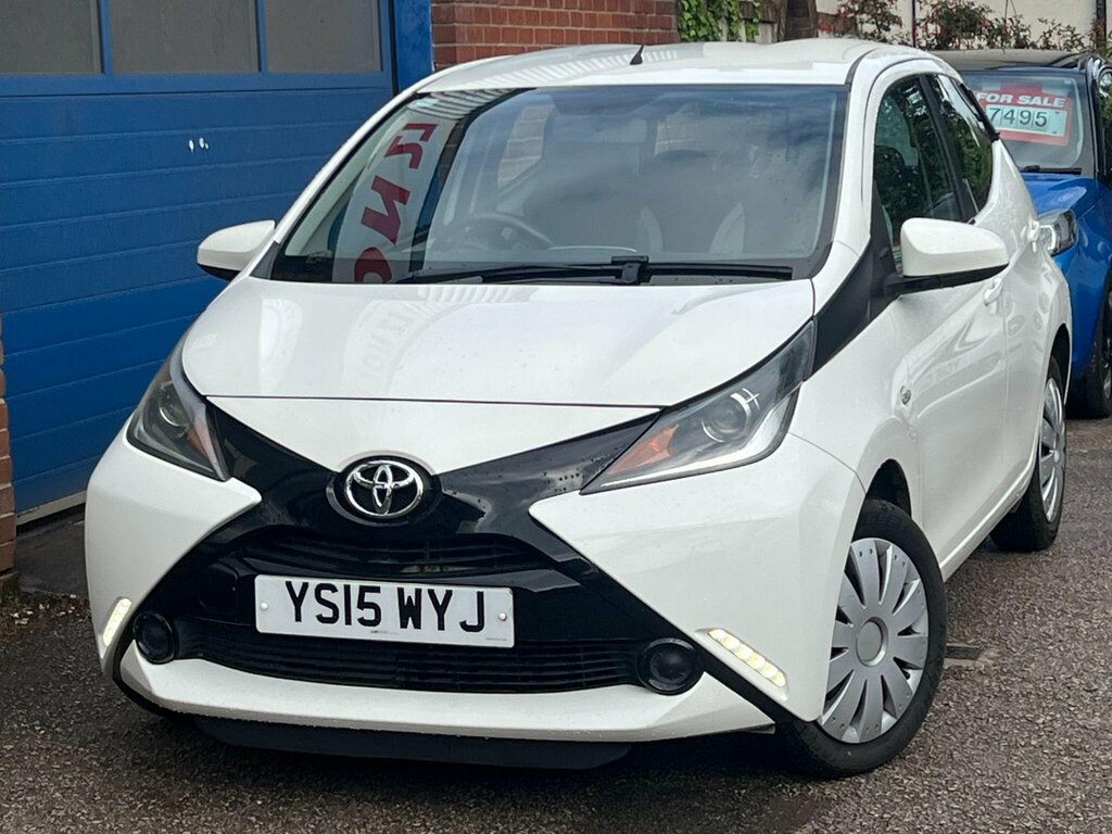 Toyota Aygo 1.0 Vvt-i X-play Euro 5 Euro 5 White #3